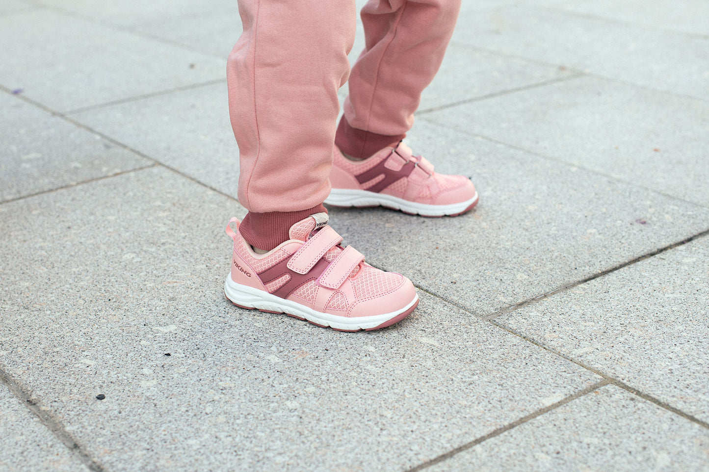 Odda 2V (Light Pink)