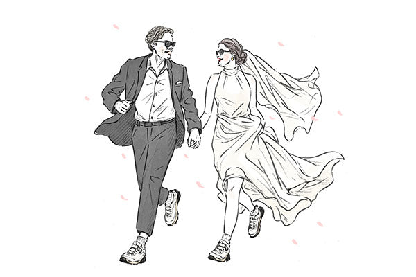 歩きやすく、美しい。誓いの一歩はスニーカーとともに。<br>新郎新婦の足元もスニーカーという時代。